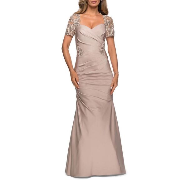 New La Femme lace back satin trumpet gown in frost Mother of the bride gown - Picture 2 of 8